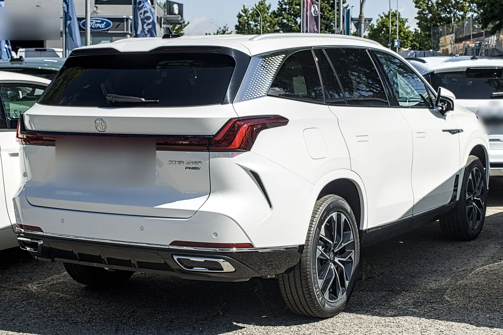 MG S9 PHEV blanc vu de l’arrière